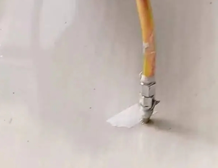 科尔沁左翼中瓷砖空鼓维修公司专业解答在瓷砖铺贴过程中，如果使用的砂料过粗（如全部使用了粗砂），可能会导致以下问题